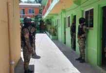 Operativo militar en hotel de Montecristi: detención de indocumentados y decomiso de drogas operativo-militar-en-hotel-de-montecristi-detencin-de-indocumentados-y-decomiso-de-drogas