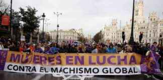 Mujeres en España celebran Día Internacional de la Mujer bajo la lluvia mujeres-en-espaa-celebran-da-nternacional-de-la-mujer-bajo-la-lluvia