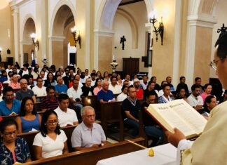Padre Nuestro: 2,000 fieles participan en misa dominical en Santo Domingo